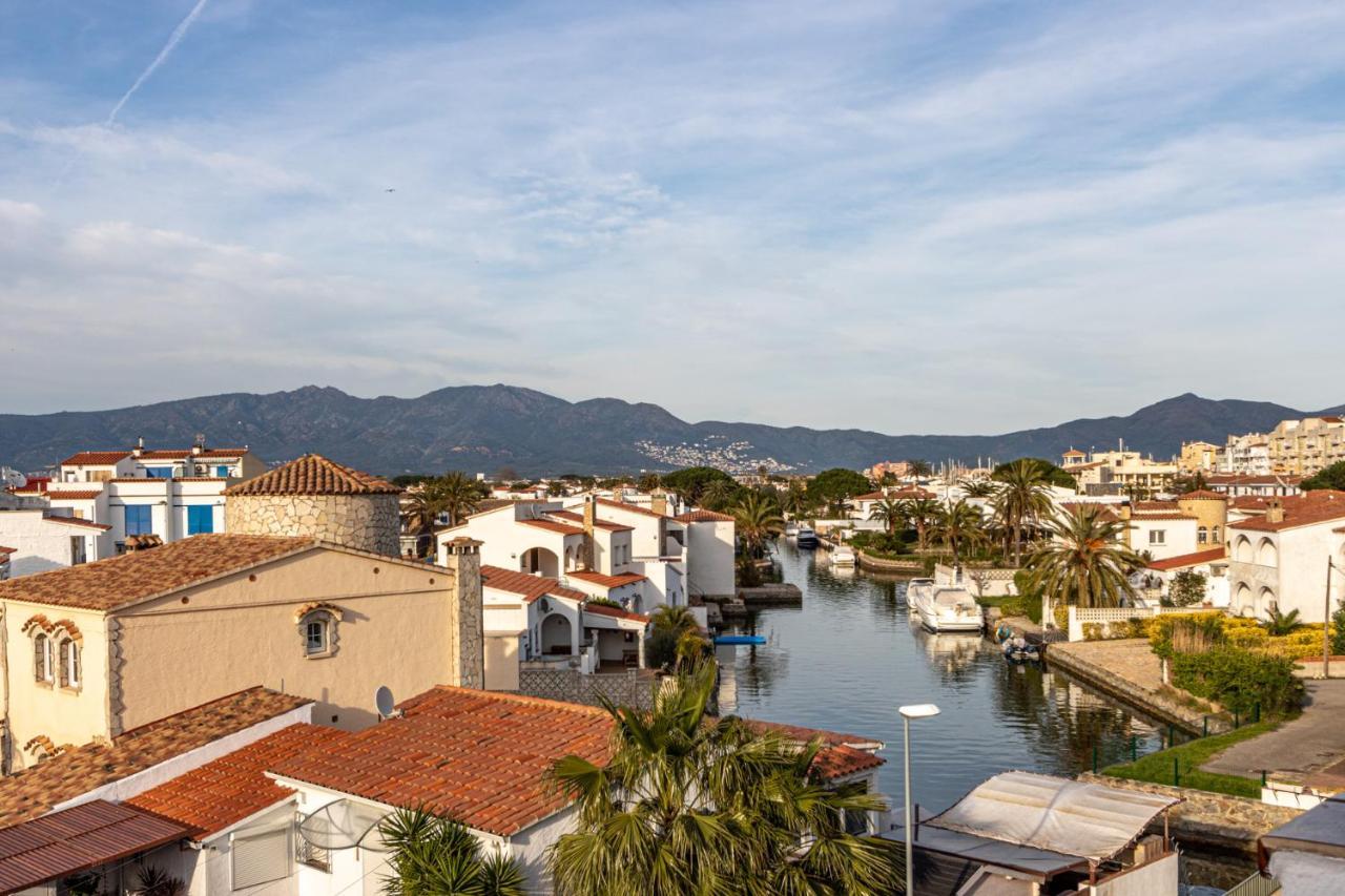Goldhome - Port Petit - Casa 4 Habitaciones, Amarre, Wifi, Aire Acondicionado Holiday home Empuriabrava