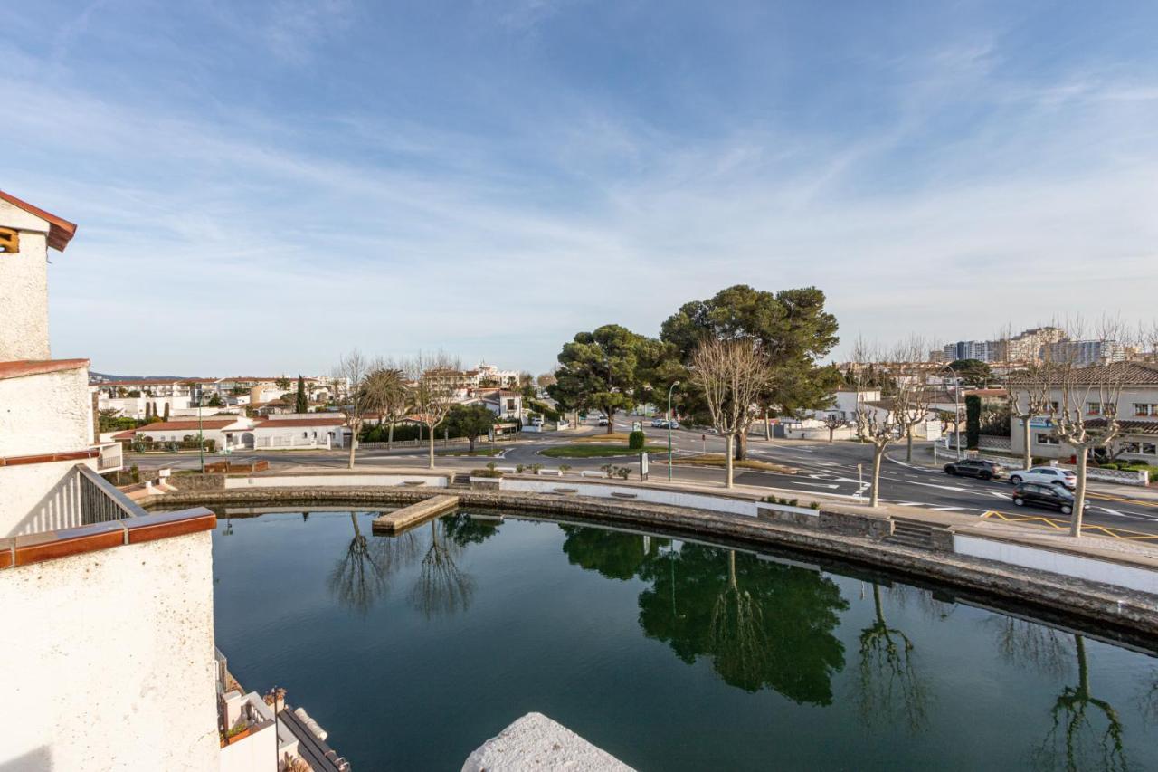Holiday home Goldhome - Port Petit - Casa 4 Habitaciones, Amarre, Wifi, Aire Acondicionado Empuriabrava